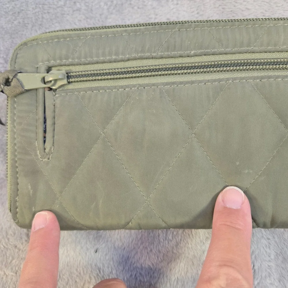 Vera Bradley Turnlock Wallet Sage Green Quilted Nylon Floral Interior Organizer - Picture 5 of 9
